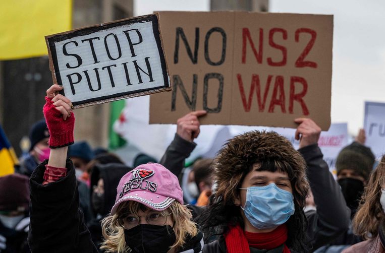 Demonstranten in Berlijn riepen in januari al op tot het stoppen met gaspijpleiding Nord Stream 2 vanwege de Russische dreiging aan de grens met Oekraïne. Beeld AFP
