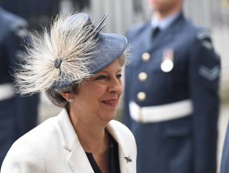 Britse premier Theresa May roept haar kabinet bijeen na ontslag twee ministers