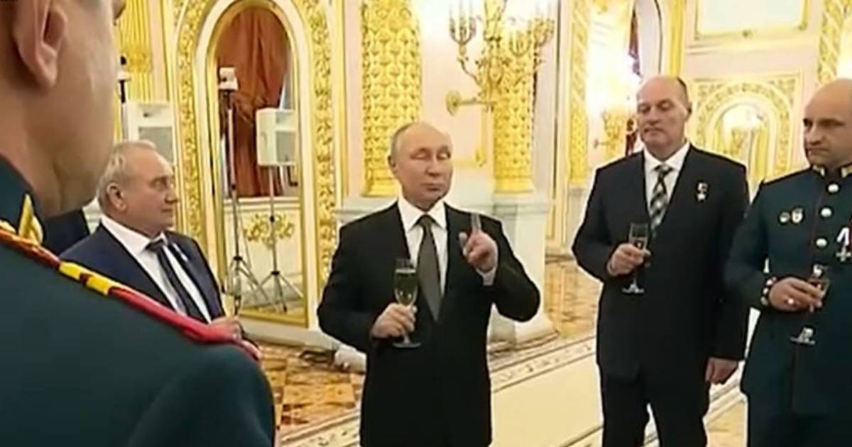 Putin durante una cerimonia al Cremlino: “Le sue scorte di armi stanno diminuendo”.  “Kiev non ha futuro, noi sì”.  Guerra in Ucraina