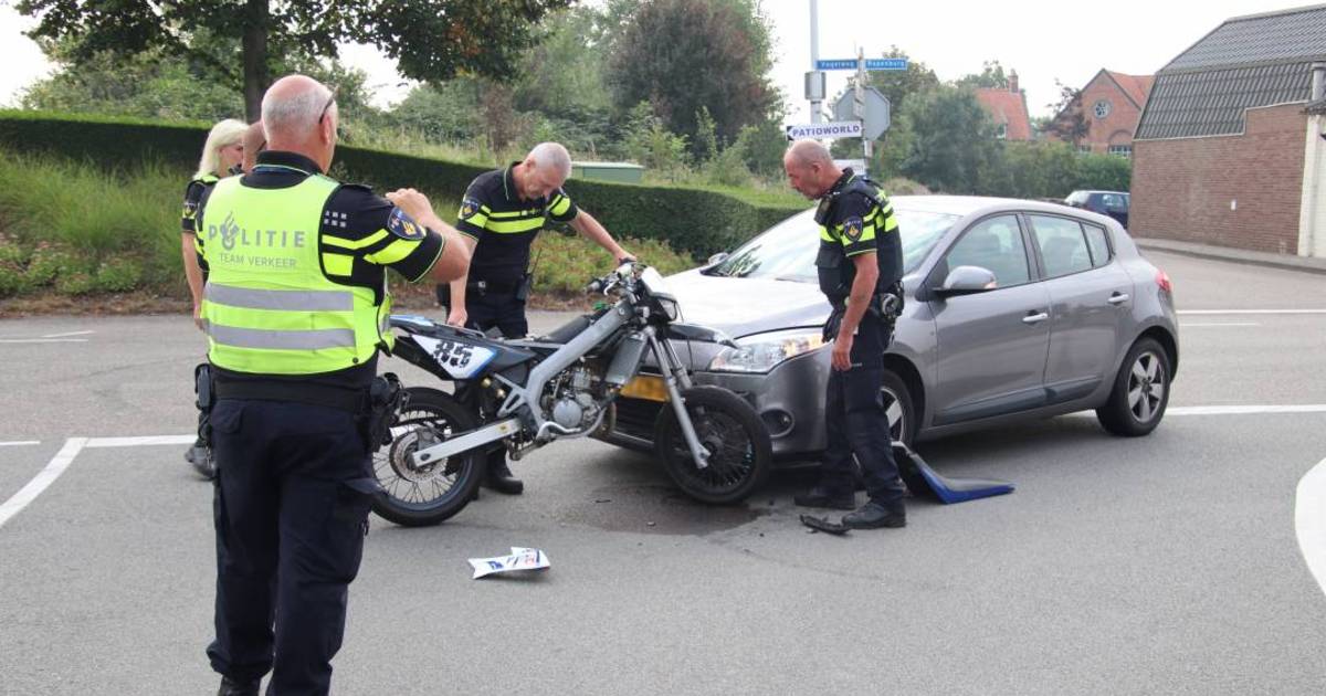 Bromfietser gewond bij ongeluk in Vogelwaarde