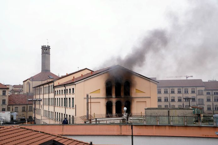 In dezelfde gevangenis in Milaan brak ook brand uit.