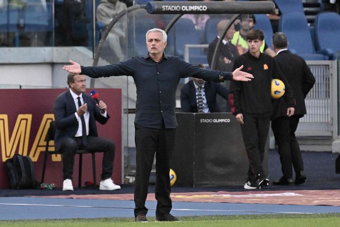 José Mourinho kreeg in de slotfase een rode kaart.