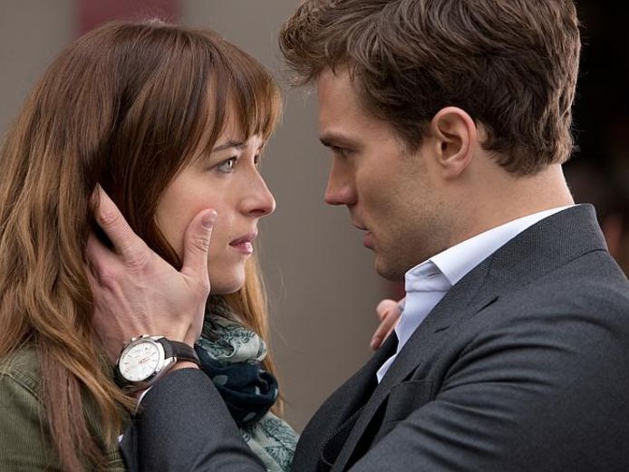 Dakota Johnson en Jamie Dornan in ‘Fifty Shades Of Grey’.