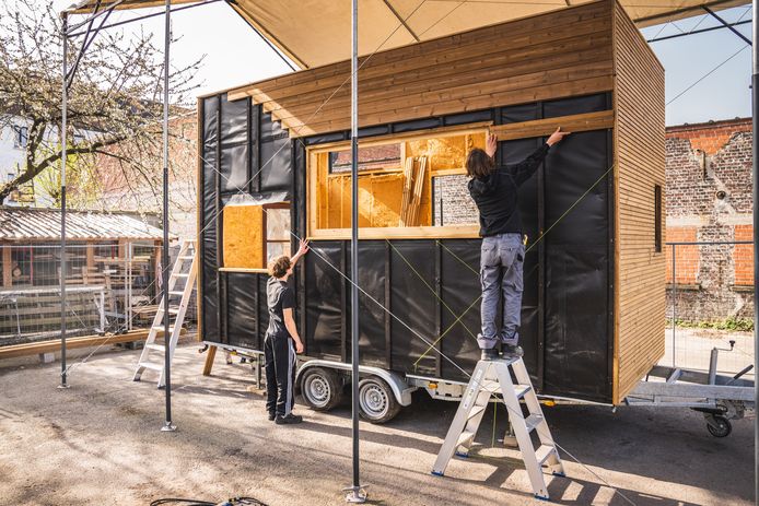 De leerlingen leren niet alleen hoe ze een huis moeten bouwen, maar ook hoe ze daarvoor best samenwerken.