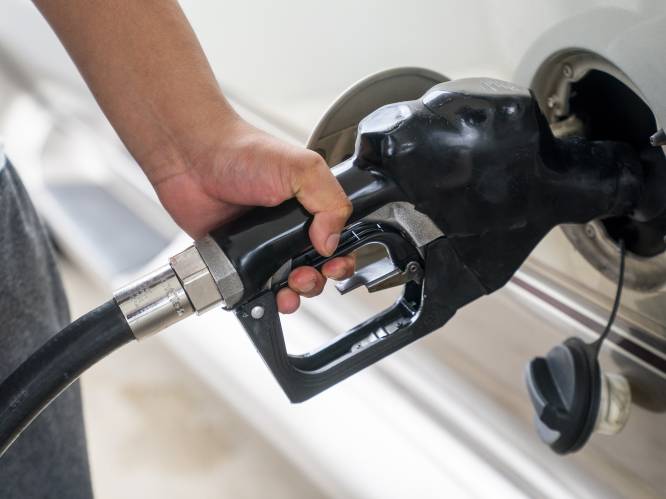 Benzine tanken wordt zaterdag weer duurder: meer dan 1,9 euro per liter