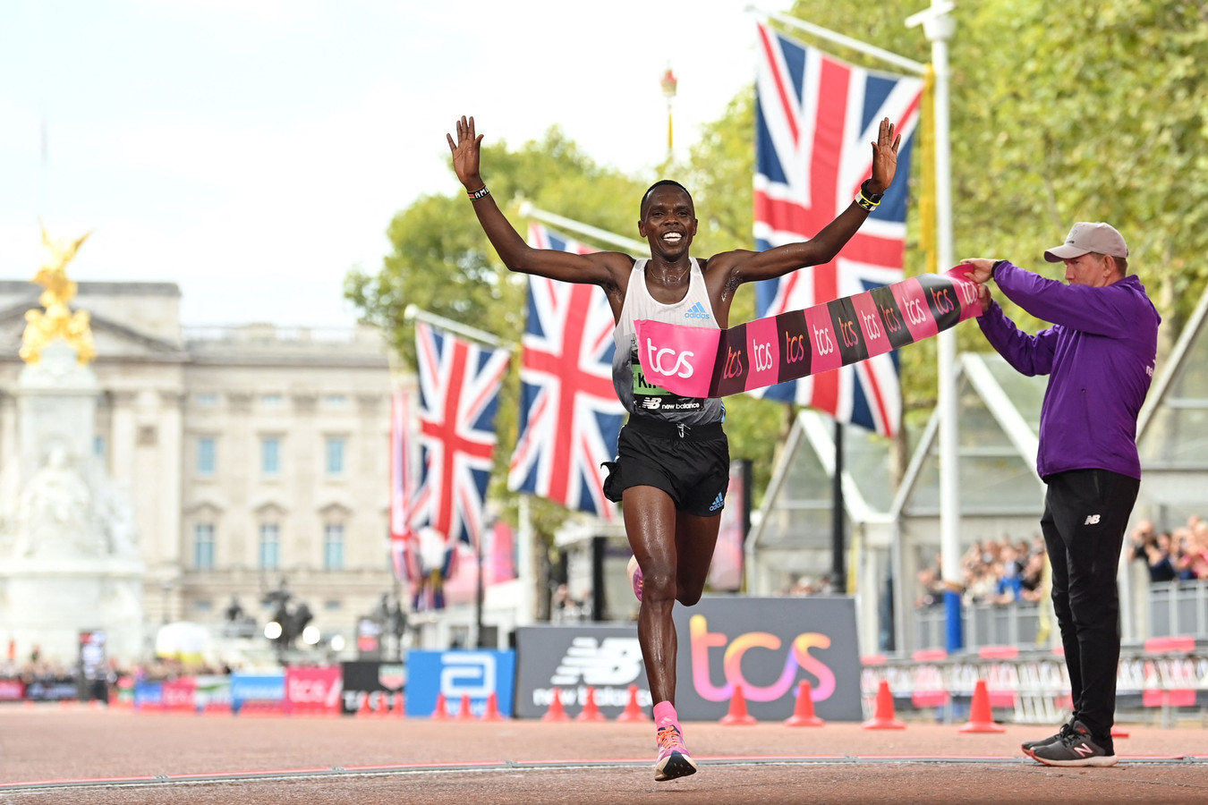 Amos Kiprutoa a remporté le marathon de Londres ce dimanche