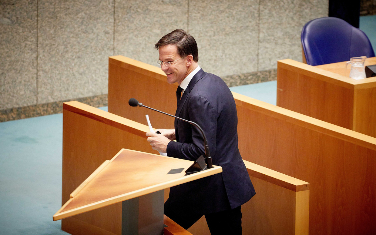 Rutte op weg naar het spreekgestoelte. Beeld anp