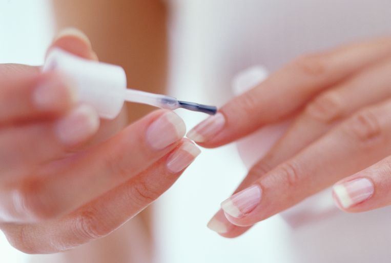 Libelle Legt Uit: hoe goed is nagellak eigenlijk voor je nagels? Beeld Getty Images
