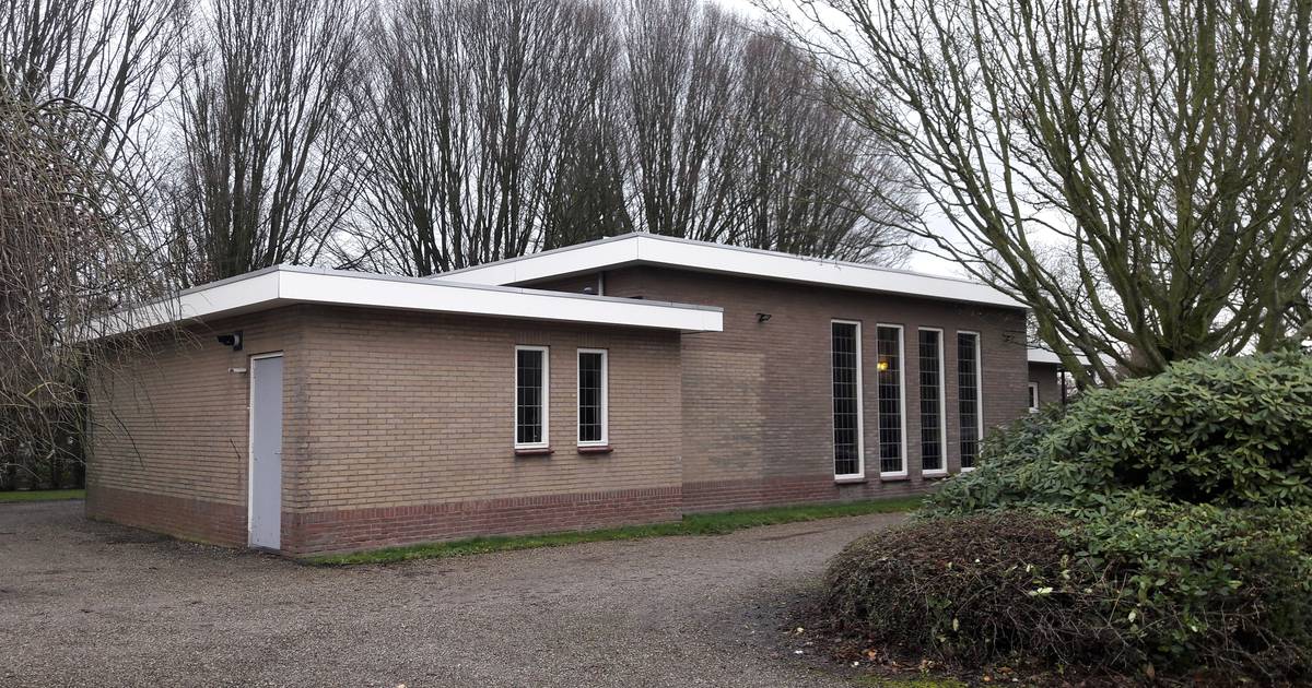 Uitvaartcentrum Peter Butler vertrekt, Blauw Wonenterrein in de verkoop Bevelanden pzc.nl