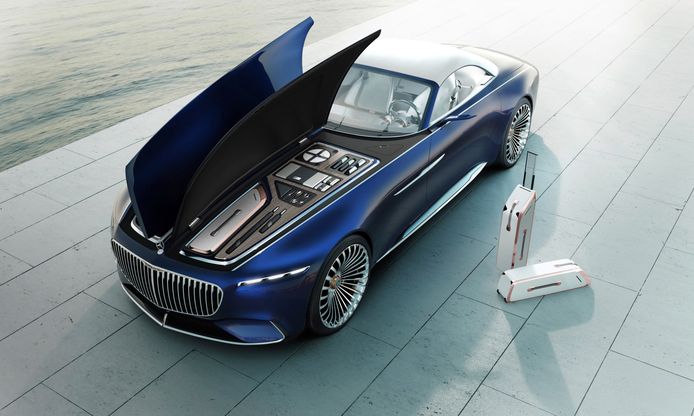Im vorderen GepÃ¤ckraum des Vision Mercedes-Maybach 6 Cabriolet befindet sich ein exklusiv fÃ¼r das Fahrzeug angefertigtes zweiteiliges Kofferset. DarÃ¼ber hinaus wurde ausreichend Platz fÃ¼r weitere Accessoires wie beispielsweise Picknick-ZubehÃ¶r oder persÃ¶nliche GegenstÃ¤nde vorgesehen // In the front luggage area of the Vision Mercedes-Maybach 6 Cabriolet is a set of two suitcases, exclusively created for the vehicle. Plenty of space has also been provided for further additions such as picnic accessories or personal items