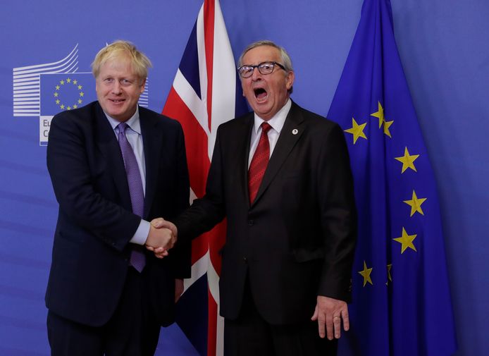 Johnson met Europees Commissievoorzitter Jean-Claude Juncker eerder deze week bij het bereiken van het akkoord dat vandaag voorligt in het Britse parlement.