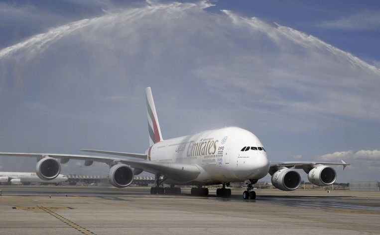 Een A380 wordt afgeleverd aan Emirates. Beeld epa