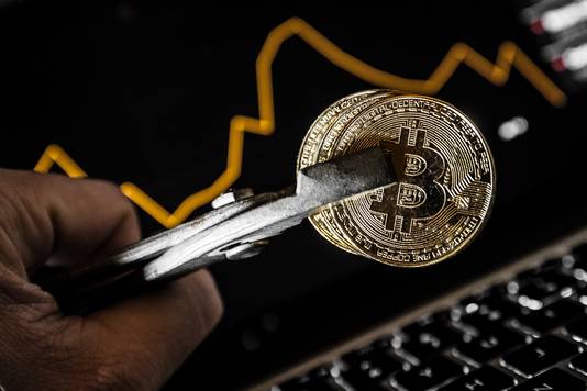 De koers van de Bitcoin is sinds de jaarwisseling onderuit gegaan en staat nog steeds flink onder druk.
