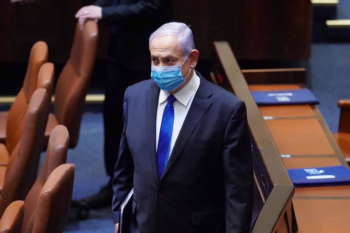 Netanyahu met mondmasker in de Knesset, het Israëlisch parlement.