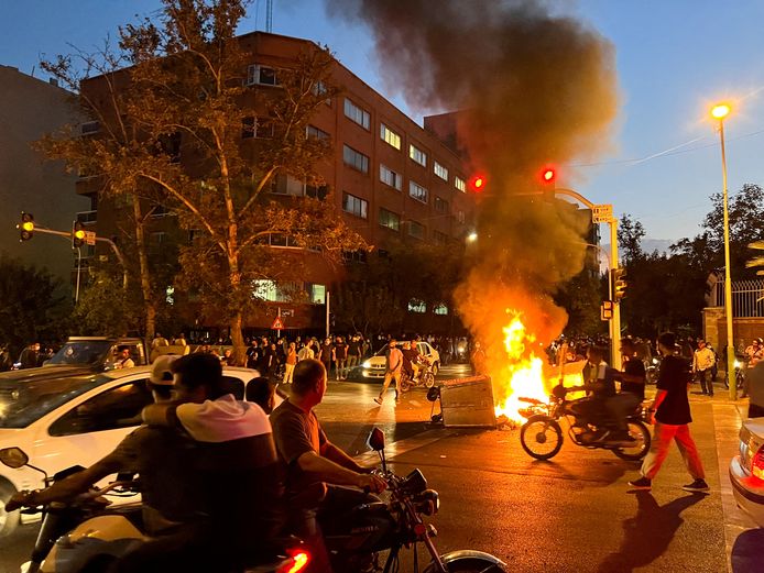 Een afbeelding van eerdere protesten in Teheran als reactie op de dood van Mahsa Amini.