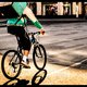 Deliveroo mag koeriers dan toch als zelfstandigen inschakelen: ‘Een collega van me is aangereden en kon zes maanden niet werken. Het bedrijf heeft geen teken van leven gegeven’