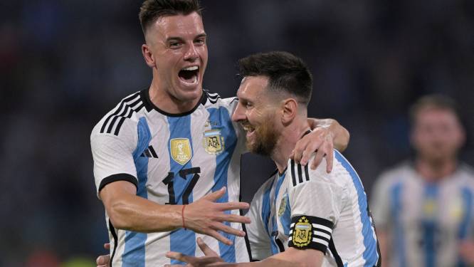 Messi geeft shirt en complimenten aan Curaçao-doelman Room na hattrick en 100ste goal: ‘Droom die uitkomt’