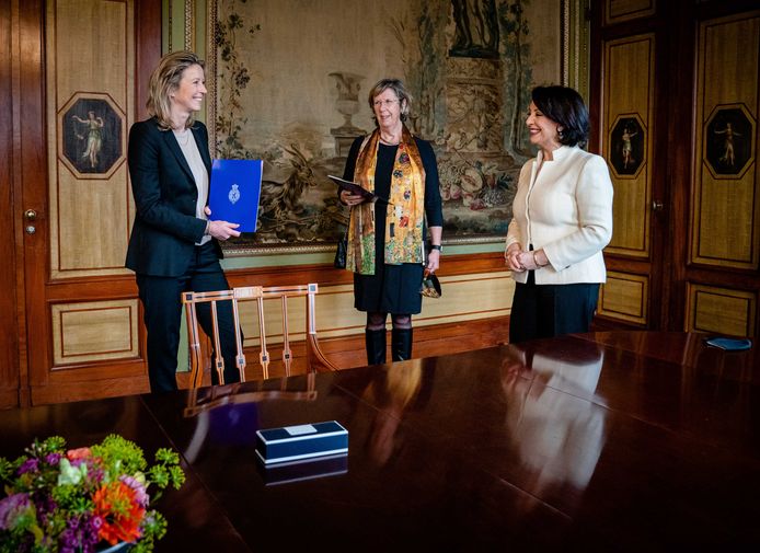 In maart kregen Kajsa Ollongren (D66) en Annemarie Jorritsma (VVD) als eersten de taak om met de formatie aan de slag te gaan.