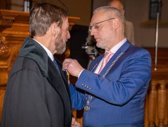 Hoogleraar Eric Peels uit Epe krijgt lintje vanwege verdiensten voor Theologische Universiteit Apeldoorn