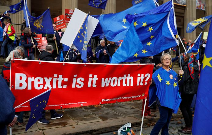 Anti-Brexit aanhangers gingen vandaag de straat op in het Britse Liverpool.