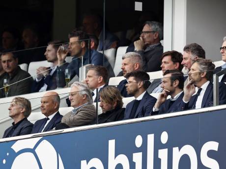 Onvrede zwelt aan in aanloop naar ledenvergadering Ajax: Bestuursraad vanavond om tafel