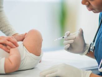 Viroloog pleit voor heropstart kindervaccinaties om nieuwe ziektegolf te vermijden