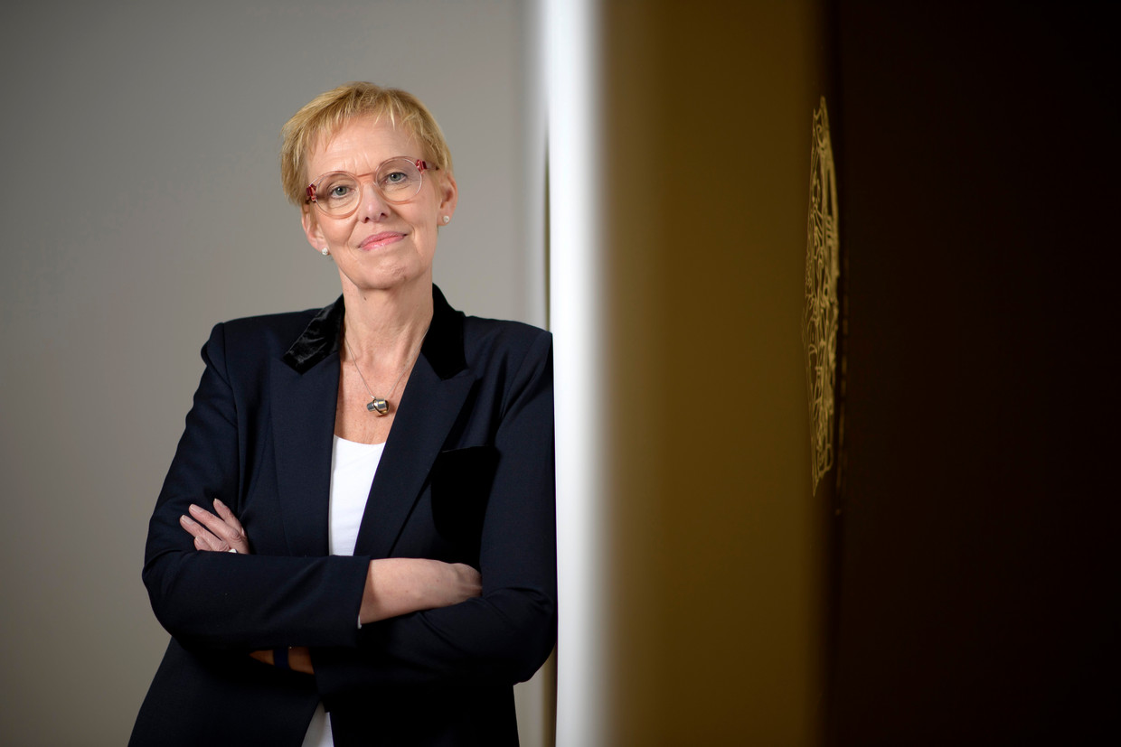 Minister van Pensioenen Karine Lalieux (PS). Beeld Photo News