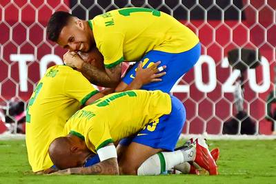 Le Brésil conserve son titre olympique en football