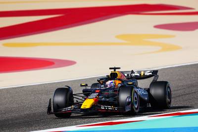 LIVEBLOG FORMULE 1. Wie anders? Max Verstappen troeft Ferrari dan tóch af en start van pole in Bahrein