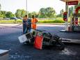 Een pomp is uit de grond gereden door een gebotste auto aan de A2 bij Liempde.