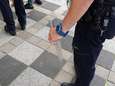 Mes en stroomstootwapen gevonden bij controle in Spijkenisse, ook één jongen aangehouden