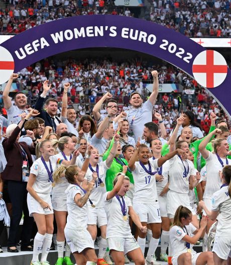 Sarina Wiegman gidst Engeland na verlenging naar historische EK-titel op uitzinnig Wembley