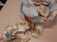 Een verwarde man uit Eindhoven werd aangehouden met een plastic tas met daarin 40.000 euro contant geld.