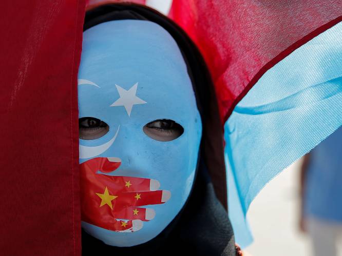 China dwingt Oeigoerse vrouwen tot geboortebeperking om moslimbevolking in te perken