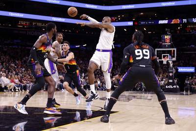 Meer dan 10.000 punten, assists én rebounds: LeBron James zet kandidatuur voor GOAT opnieuw kracht bij