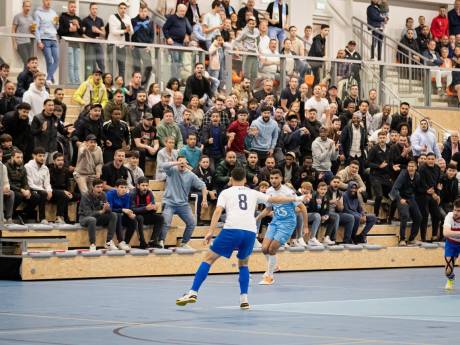 ZVV Eindhoven schuldig aan gestaakt zaalvoetbalduel in Volendam; voor ZVV-speler dreigt drie maanden schorsing