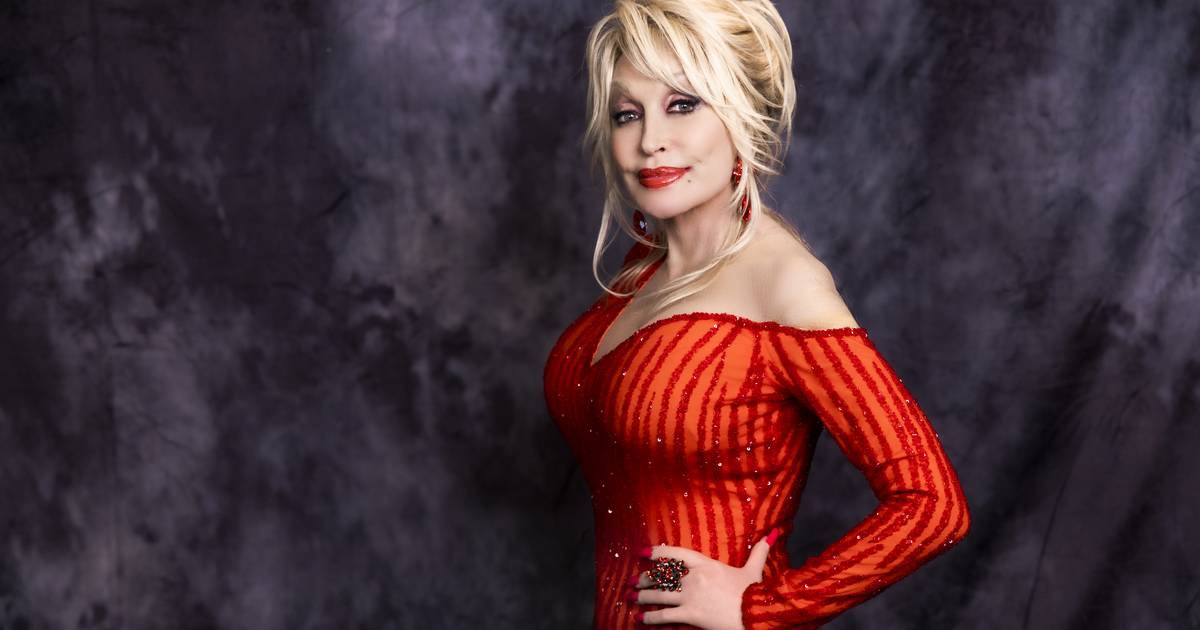 Dolly Parton maakt Playboy cover uit 1978 na voor jarige echtgenoot