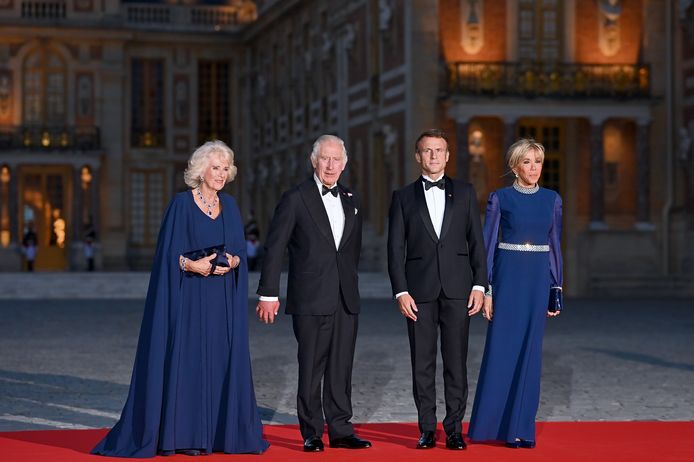 Le roi Charles et la reine Camilla avec le président français Emmanuel Macron et son épouse Brigitte.