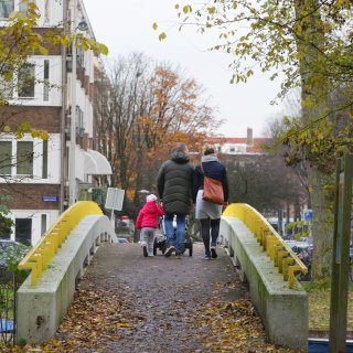 Vooral gezinnen maken weinig kans op sociale huurwoning in Amsterdam, blijkt uit onderzoek