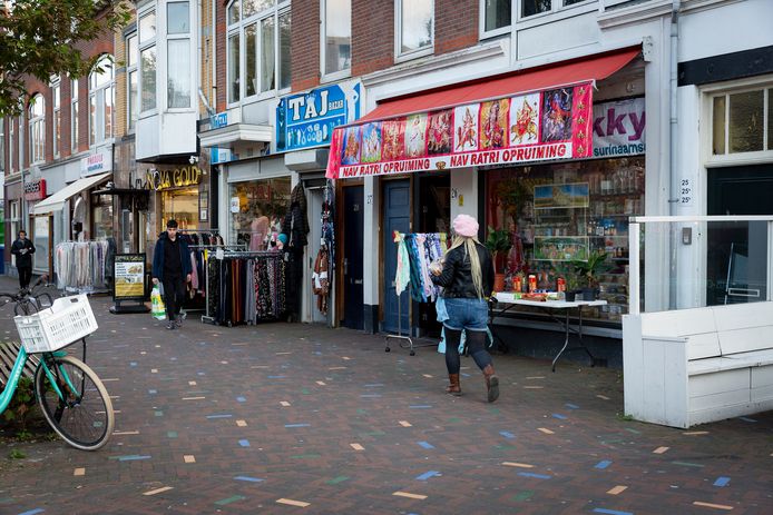 Sfeerbeeld van de Paul Krugerlaan en het Paul Krugerplein in de Haagse wijk Transvaal.