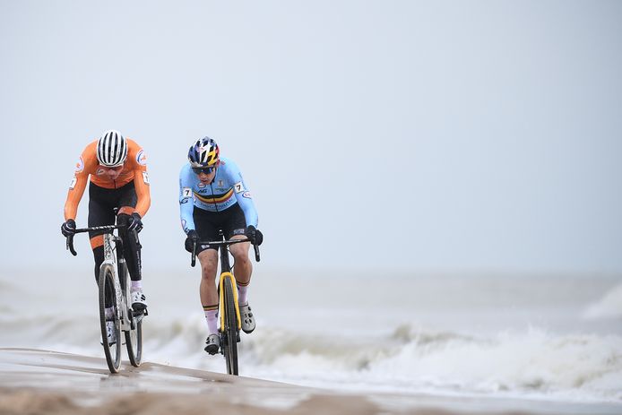 Mathieu van der Poel et Wout van Aert se retrouveront à cinq reprises d'ici la fin de l'année.