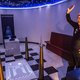 Vrijmetselaars openen deuren en laten hun tempel zien