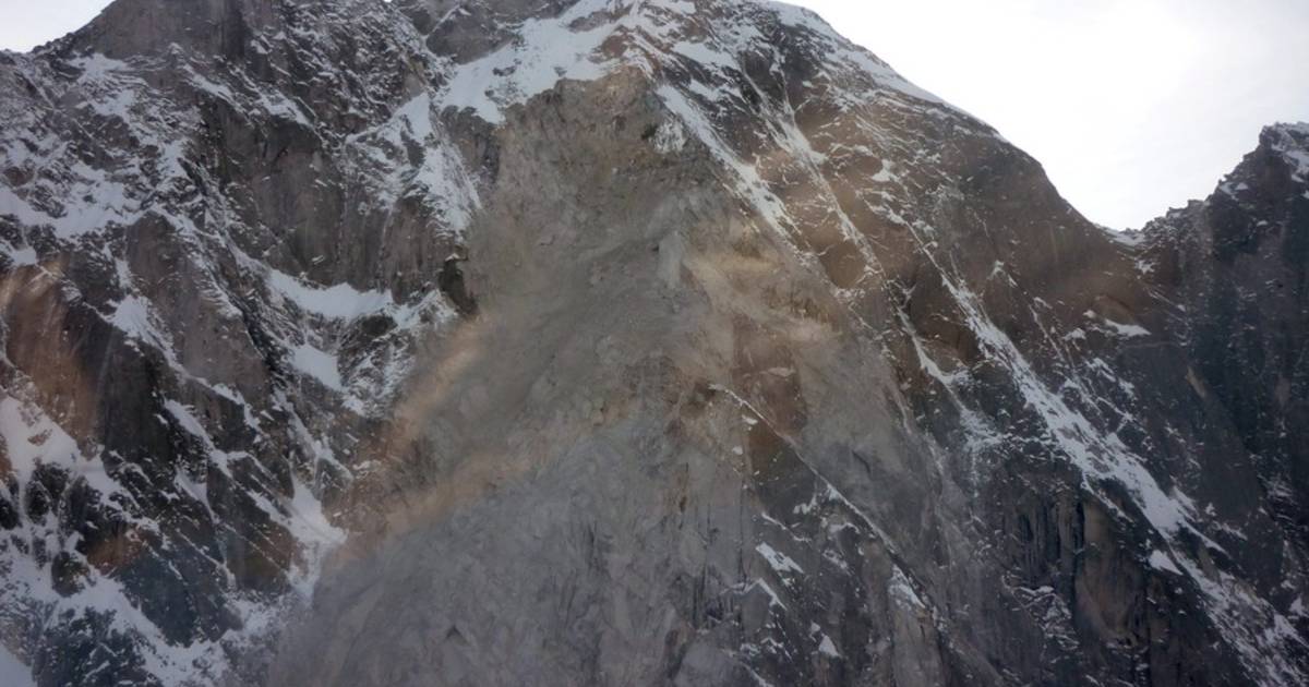 Gigantische rots afgebroken in de Alpen | Nieuws | bd.nl