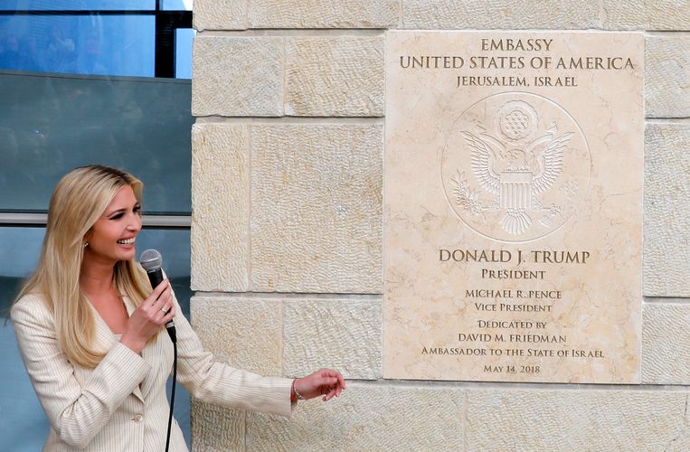 Ivanka Trump woonde intussen de officiële opening van de Amerikaanse ambassade in Jeruzalem bij. Beeld EPA
