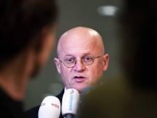 Grapperhaus: Schade voetbalgeweld verhalen op daders, wedstrijd ‘gaat gewoon niet door’ als veiligheid niet op orde is