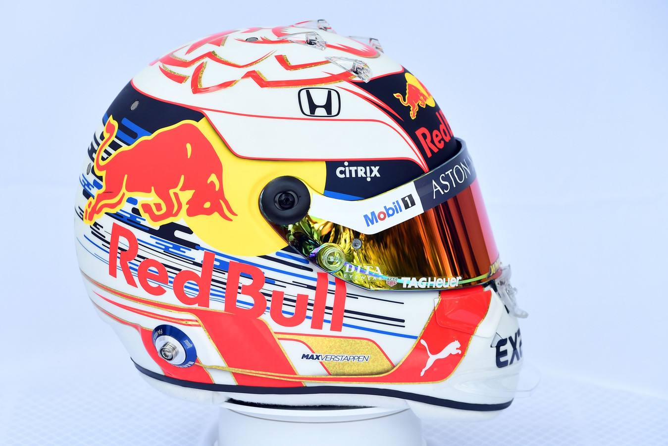 Dit is de helm van Verstappen voor het nieuwe Formule 1seizoen Foto