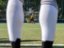 Scheids vertrekt onder politiebegeleiding en finale voor Quick: lees hier alles over het amateurvoetbal