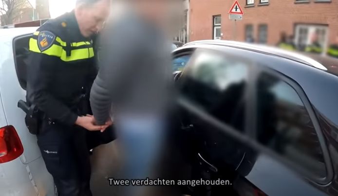 Een aangehouden drugsdealer, tijdens een andere actie in Utrecht.