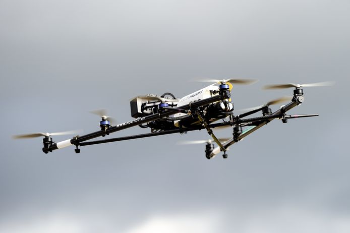 Botsing vliegtuig met drone loopt goed af, ‘Veel drone-vliegers kennen ...