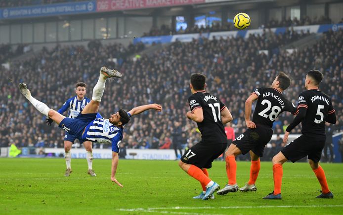 Ex-AZ-spits Alireza Jahanbakhsh maakte namens Brighton & Hove Albion op 1 januari op magistrale wijze een van de eerste goals van het jaar.